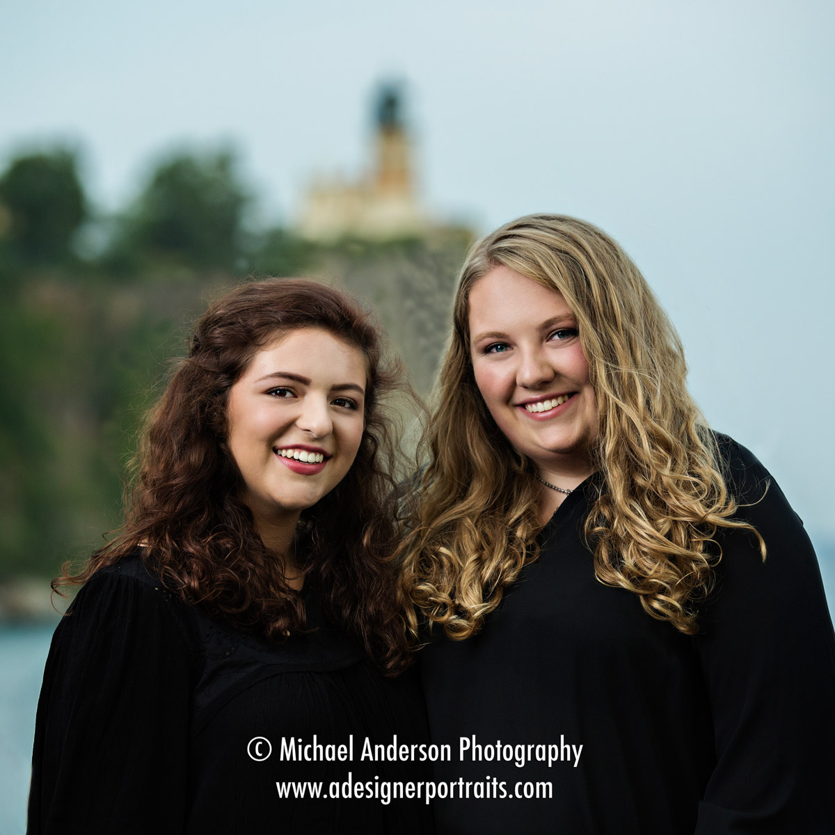 Lake Superior senior portraits of two best friends at Split Rock Lighthouse State Park.