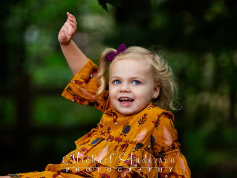 Because we are tired of winter, here is Veronica's cute three-year-old portraits from last fall.