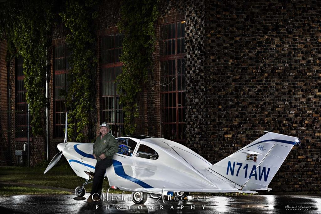 N71AW-Dyke-Delta-light-painting-with-the-builder-in-the-photo